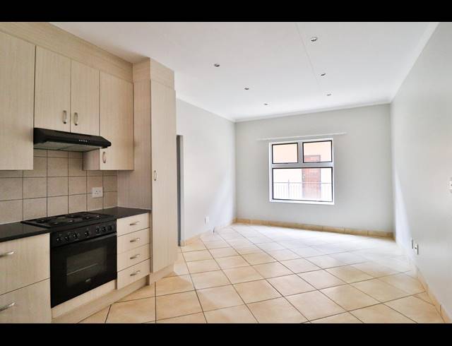 2 BEDROOM FLAT SOLD IN VILLIERIA
